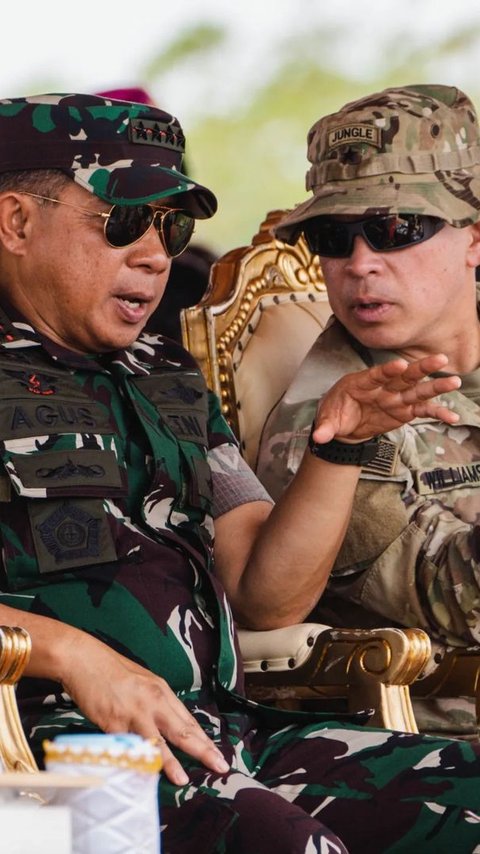 Potret Sangar Panglima TNI saat Latihan Gabungan, Pakai Kacamata Hitam Duduk Bareng Tentara Amerika