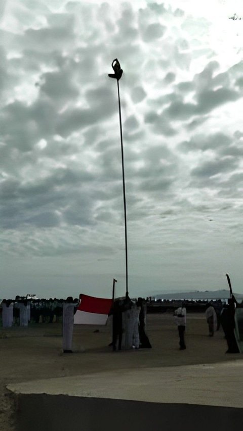 Sad, NTT Boy Who Went Viral for Saving the Red and White Flag Fails to Join the TNI