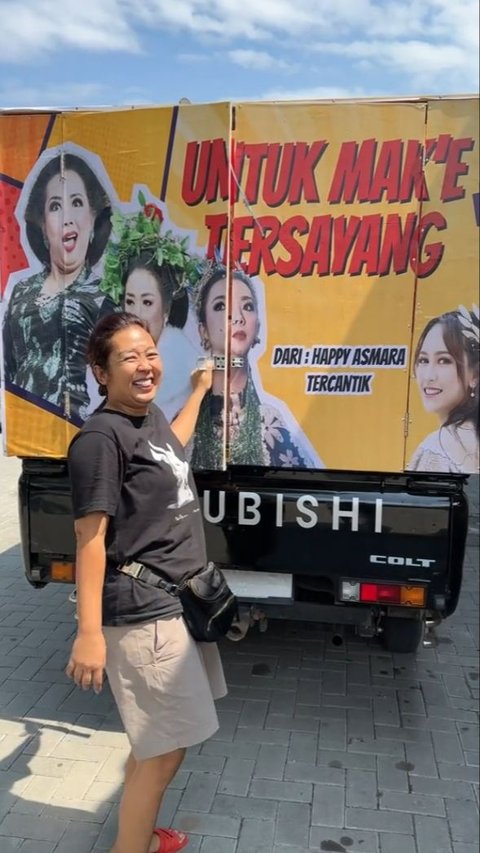 Potret Soimah Ngakak Banget Dapat Kiriman Kerupuk Satu Mobil Box dari Happy Asmara