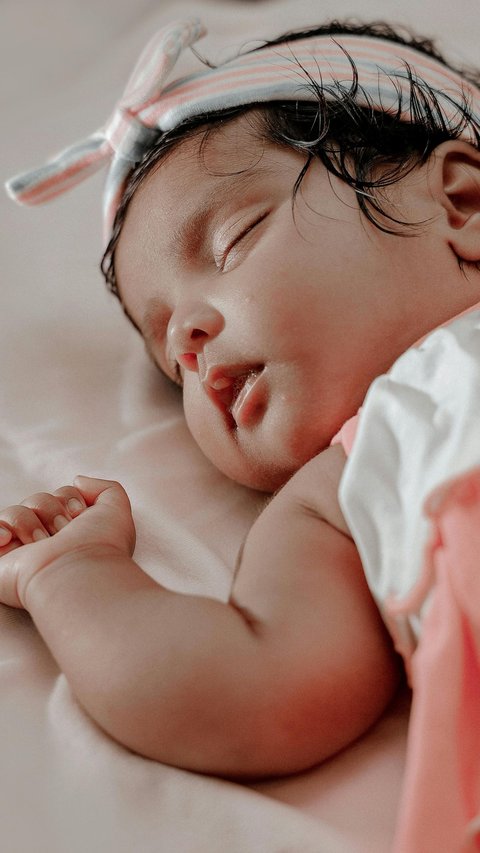 Parents Must Be Cautious, Here Are 5 Signs of Babies Disturbed by Spirits While Sleeping