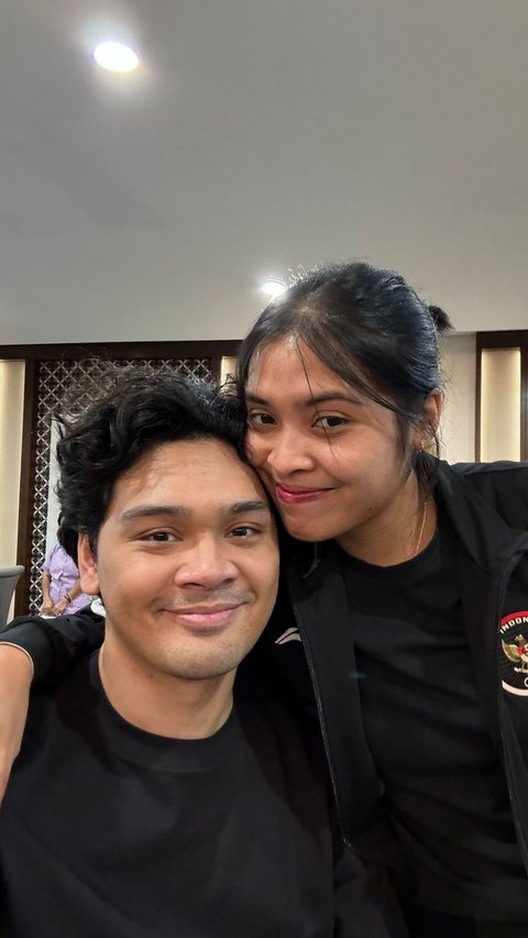 Jadi 'Sayap Pelindung', Ini Momen Mikha Angelo Beri Dukungan untuk Gregoria Mariska Tunjung