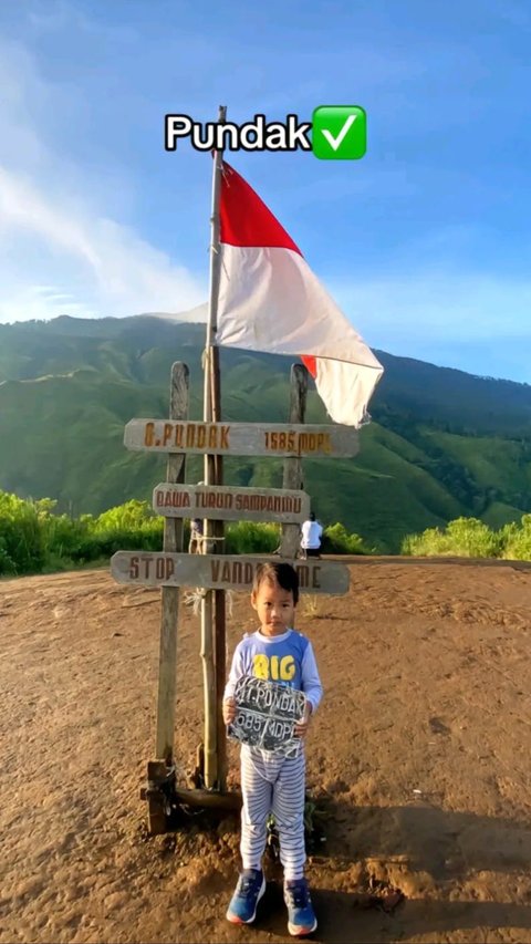 Jadi Pendaki Cilik, Bocah Laki-Laki Ini Viral usai Berhasil Taklukkan Banyak Gunung