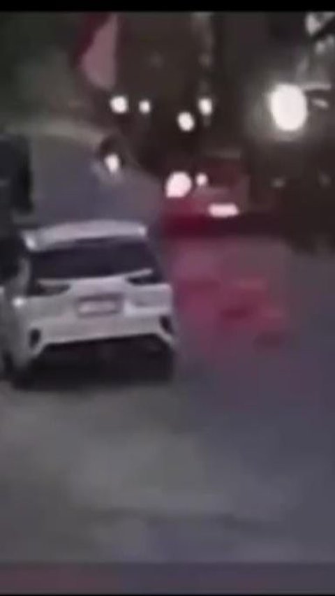 Penampakan CCTV Mahasiswi Pulang Dugem Ngebut Bawa Mobil Tabrak Ibu hingga Tewas