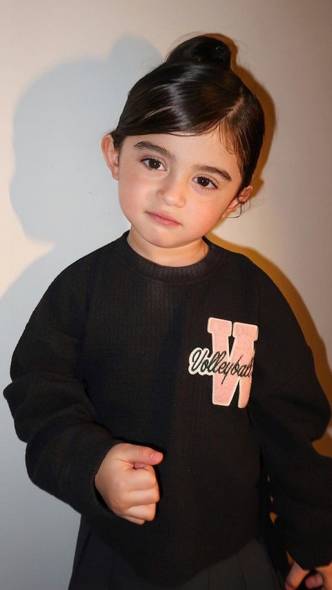 Dubbed the Most Beautiful Artist Baby in Indonesia, 8 Latest Photos of Guzel, the Child of Margin Wieheerm & Ali Syakieb