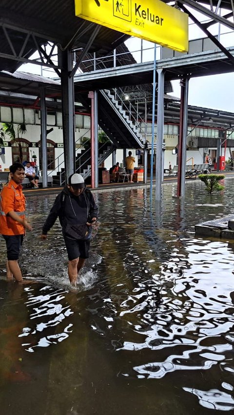 Cara Pemkot Semarang Cegah Banjir di Musim Hujan, Buat 5.000 Titik Biopori di Seluruh Kota