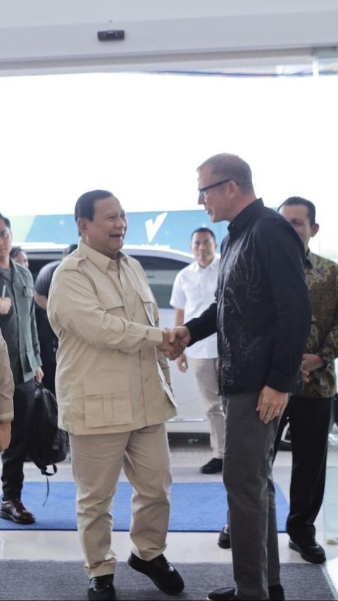 Heir of the European Banking Dynasty Nat Rothschild Invests in Batam, Turns Out to be Close Friend of Prabowo