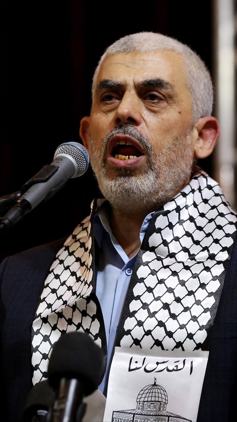 The Figure of Yahya Sinwar, the New Hamas Leader Nicknamed 'Dead Man Walking' by Israel