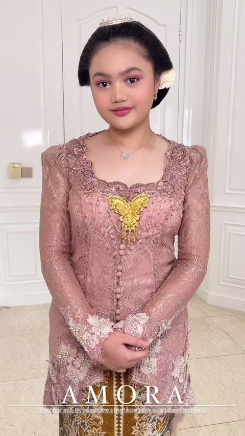 Appearing at the ASEAN Anniversary Event, 8 Photos of Amora Lemos in Kebaya, Her Beauty is Stunning