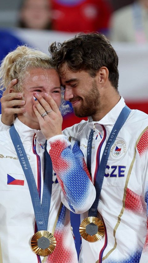 Viral Czech Tennis Players in a Relationship, Break Up Before the Olympics, End Up Winning Gold