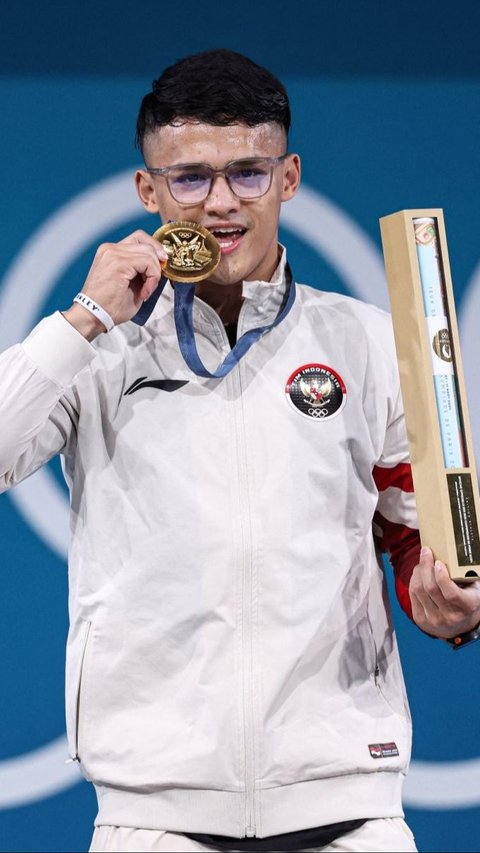 The Appearance of Rizki Juniansyah's Eye-Catching Shoes When Winning Olympic Gold, Their Price is No Joke