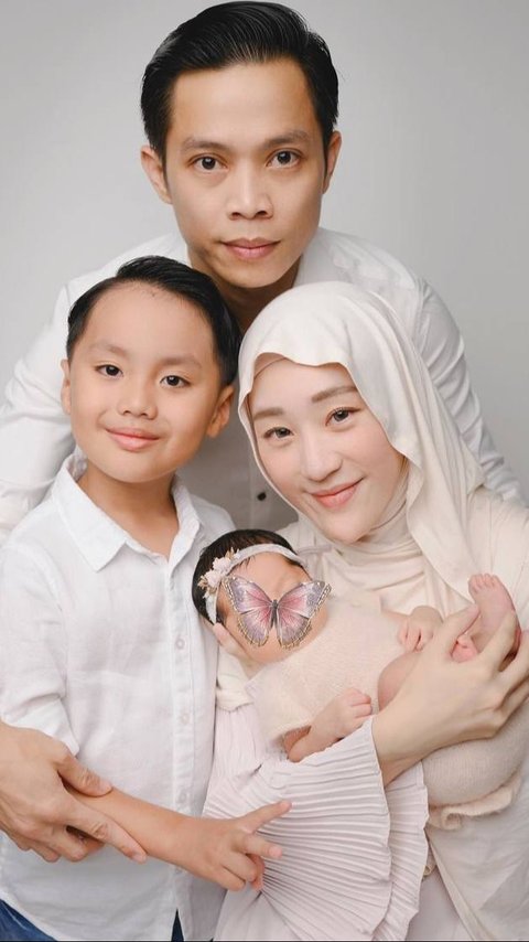 Potret Baby Alesha, Anak Larissa Chou, dengan Senyum Cantiknya