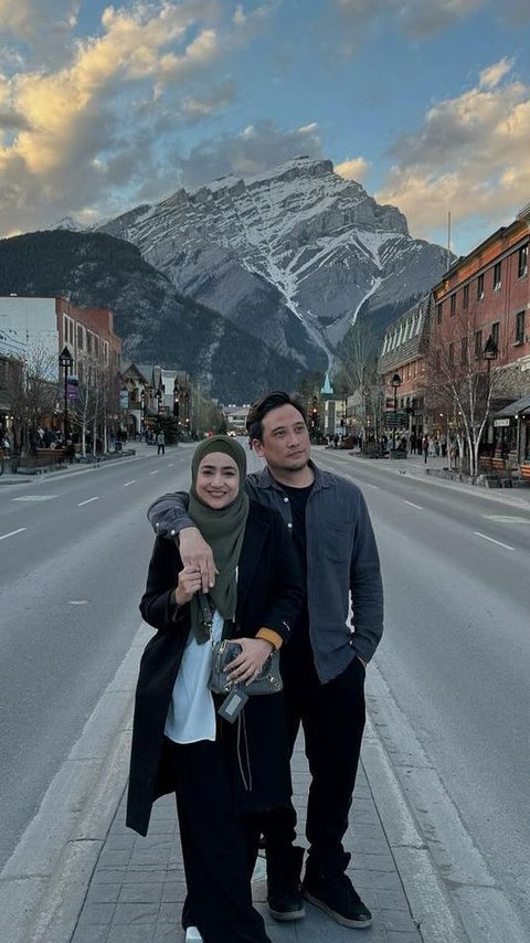 Cindy Fatikasari Spills Tengku Firmansyah's Workplace in Canada