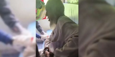 Seorang Kakek Muslim di India Diserang di Dalam Kereta Karena Dituduh Bawa Bekal Lauk Daging Sapi