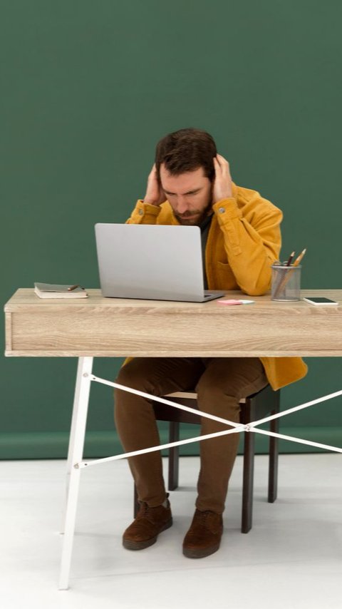 Ini yang Harus Anda Lakukan Jika Melihat Teman Satu Kantor Mengalami Stress