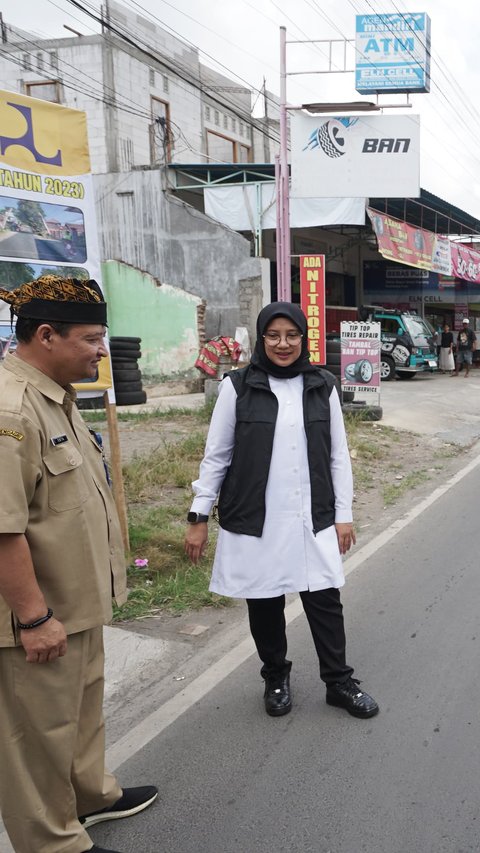 Ngantor di Tiga Desa, Bupati Ipuk Cek Progres Pembangunan Sejumlah Ruas Jalan