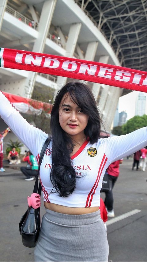 FOTO: Situasi Stadion GBK Jelang Timnas Indonesia vs Australia, Diwarnai Kehadiran Suporter Cantik