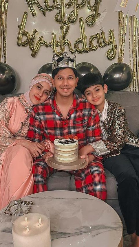 Potret Perayaan Ultah Sederhana Sonny Septian, Dibangunkan Tengah Malam sama Bidadari dari Surga