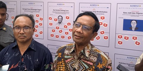 VIDEO: Bandingkan dengan Mega & SBY, Mahfud Gregetan Kritik Jokowi 