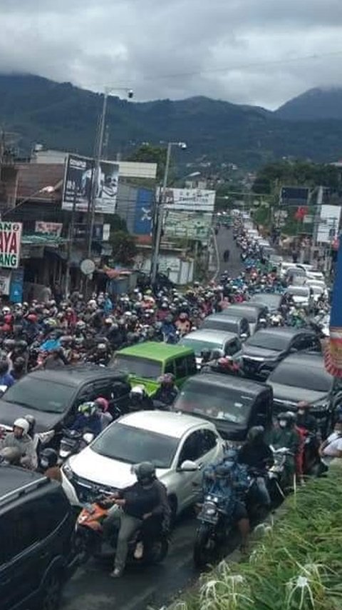 Antisipasi Macet Puncak, Polisi Percepat Pemberlakuan Satu Arah