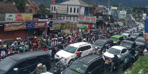 Kronologi Wisatawan Asal Jakarta Meninggal Dunia saat Puncak Macet Total