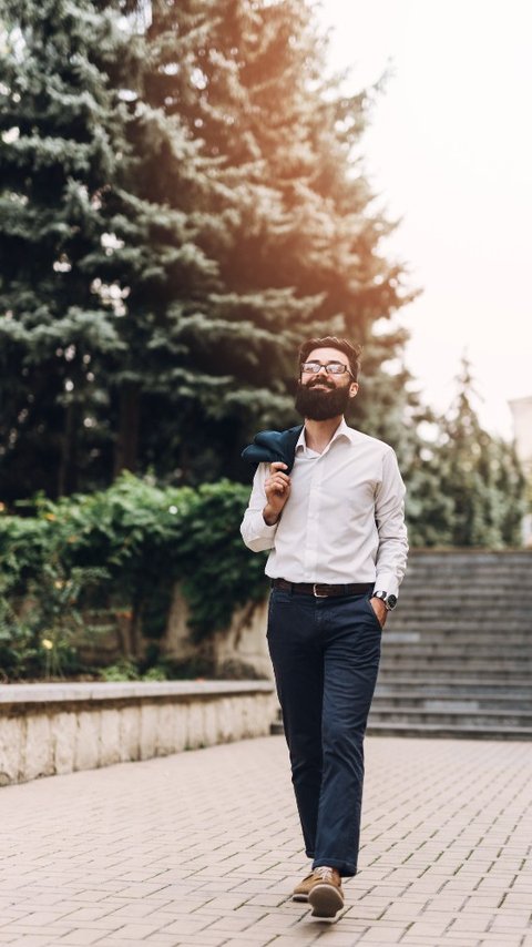 Mengenal Silent Walking, Jalan Kaki yang Diklaim dapat Menjaga Kesehatan Mental