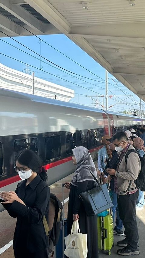 Arus Balik Libur Panjang, 18.000 Tiket Kereta Whoosh Jakarta-Bandung Ludes Terjual