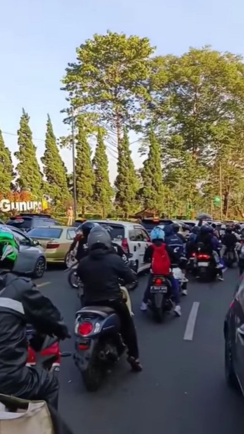 Situasi Terkini Macet Jalur Puncak Bogor, Sudah 8 Jam Lebih Diberlakukan One Way Arah Jakarta Urai Kepadatan