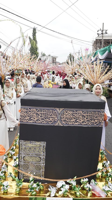 Endhog-endhogan, Tradisi Warga Banyuwangi Peringati Maulid Nabi