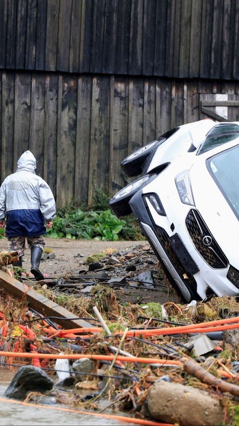 FOTO: Porak-Poranda Republik Ceko Usai Terjangan Banjir dan Angin Kencang, Mobil-Mobil Bergelimpangan hingga Rumah Hanyut