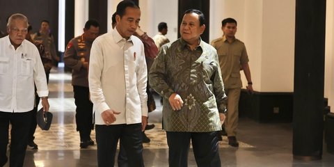 VIDEO: Kata-Kata Spontan Prabowo Terkejut Ibu Iriana Nimbrung Ikut Foto Bareng di IKN