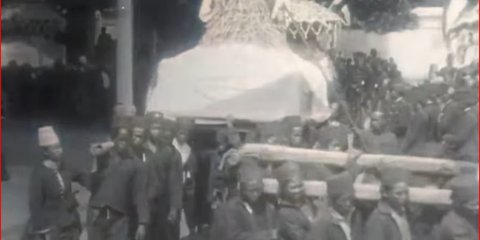 Melihat Perayaan Sekaten dan Maulid Nabi di Keraton Surakarta Tahun 1912, Warga yang Ingin Nonton Wajib Ucapkan Kalimat Syahadat