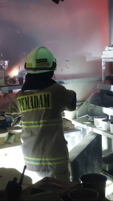 Restoran Jepang di Jaksel Terbakar, Api Pertama Kali Muncul dari Dapur