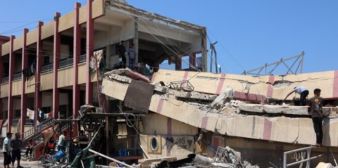 Pergi ke Toko buat Beli Makan Keluarganya, Anak 7 Tahun di Gaza Wafat Dibom Israel & Hanya Bisa Dikenali Sang Ayah dari Pakaiannya