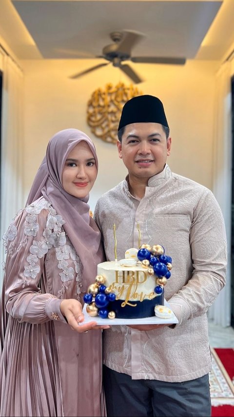 Rayakan Ulang Tahun ke-40, Tommy Kurniawan Dapat Kue Spesial dan Ucapan Manis dari Istri