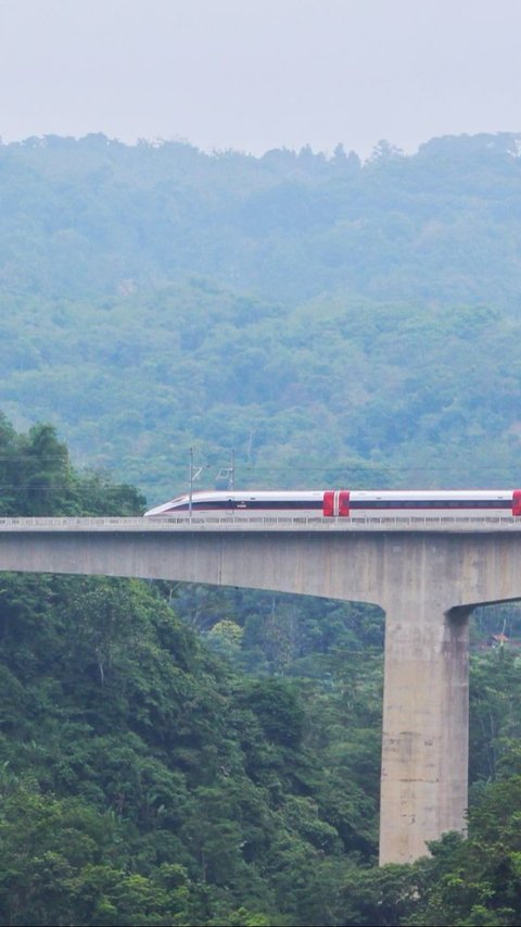 Usai Diguncang Gempa, Kereta Cepat Whoosh Kembali Beroperasi dengan Kecepatan Terbatas