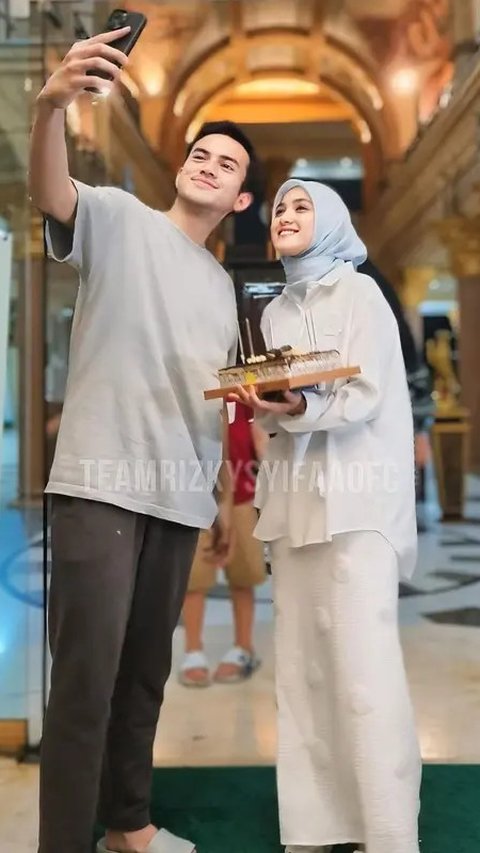 Momen Cut Syifa dan Rizky Nazar di Tempat Syuting Sinetron, Rayakan Ulang Tahun dengan Kejutan