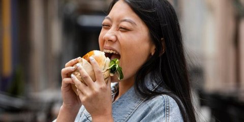 Untuk Menurunkan Berat Badan, Lebih Baik Makan 2 atau 3 Kali dalam Sehari?