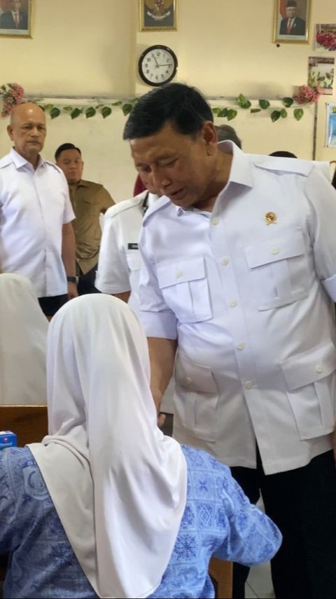 Wiranto Pantau Ujicoba Makan Bergizi Gratis di Solo