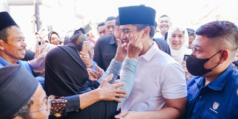 Momen Pipi Kaesang Dicubit Emak-Emak saat Hadiri Maulid Nabi di Lebak