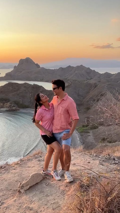 5 Momen Keseruan Titi Kamal saat Liburan di Labuan Bajo, Romantis Banget Bareng Suami!