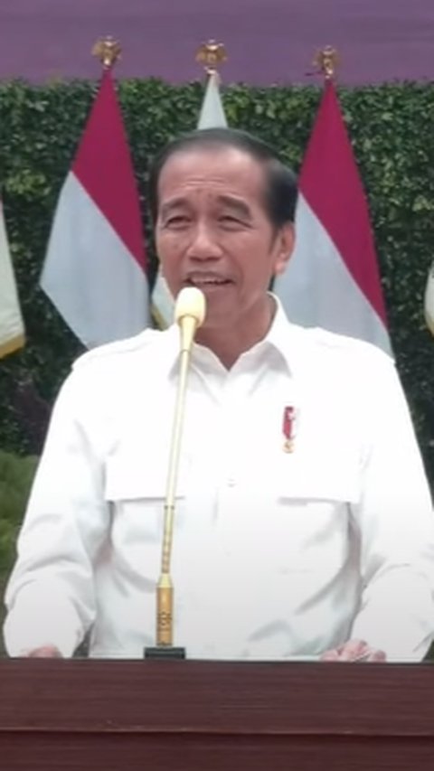 Senyum Canggung Jokowi Panggil Gibran Sebagai Wapres Terpilih di Rapimnas Gerindra