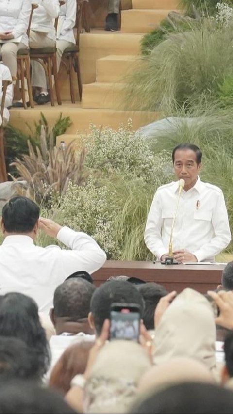 Berdiri Beri Hormat Prabowo Bicara Tegas: Kalau Ada yang Cubit Pak Jokowi...