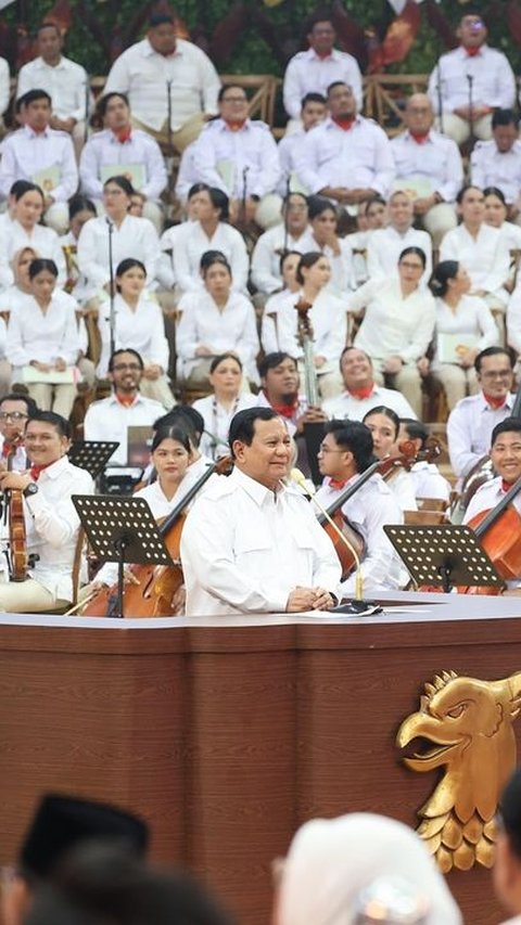 VIDEO: Momen Prabowo Dibisiki Menteri PDIP, Depan Jokowi Ungkap Salam Megawati di Apel Gerindra