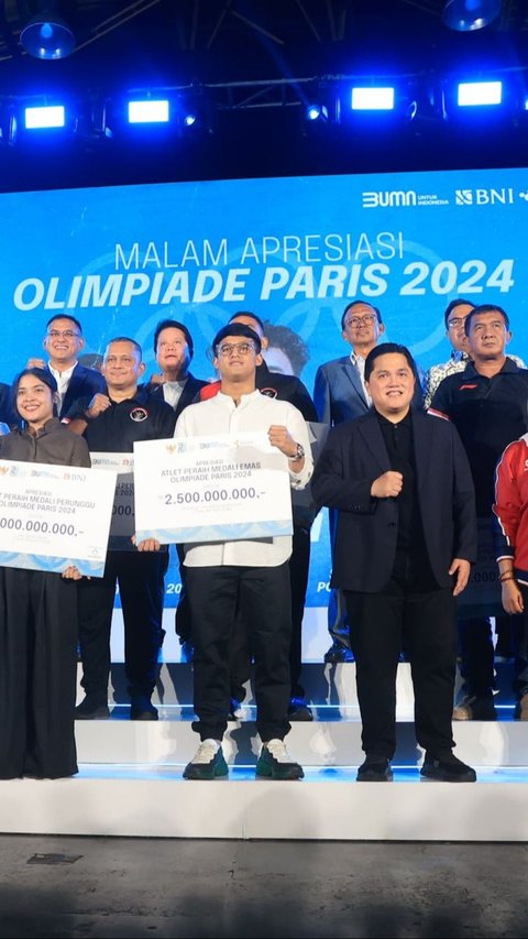 FOTO: Apresiasi Atlet Peraih Medali Olimpiade Paris 2024: Veddriq, Rizki, dan Gregoria Diguyur Bonus Miliaran Rupiah