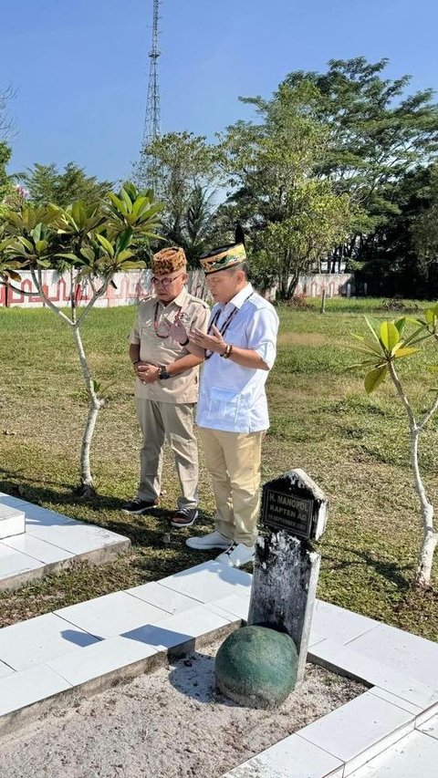 Ziarah Makam Tjilik Riwut, Agustiar Sabran Refleksi Semangat Membangun Kalteng dengan Huma Betang