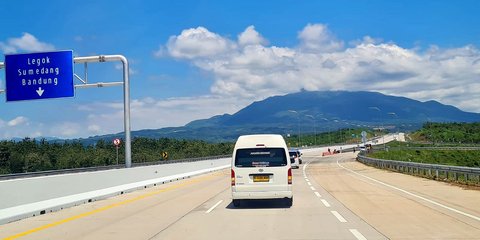 Viral Lane Hogger di Jalan Tol! Begini Aturannya dan Cara Menanganinya