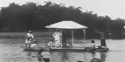 Melihat Asyiknya Orang Belanda Liburan di Situ Bagendit Garut Tahun 1912, Naik Perahu Berombongan