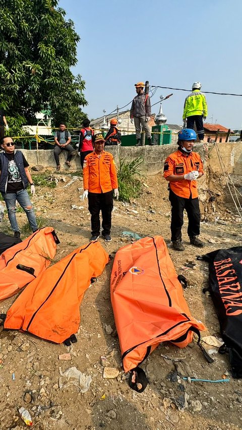 Kapolda Pastikan Korban yang Ceburkan Diri ke Kali Bekasi Bukan Warga Sekitar