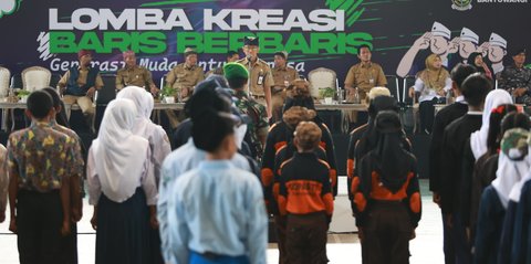 Ratusan Pelajar Banyuwangi Ikuti Kompetisi Kreasi Baris Berbaris