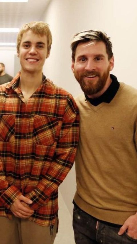 Ketika Bintang Lapangan Hijau Bertemu Bintang Panggung: Lionel Messi, Justin Bieber, dan Artis Lainnya Berpose Bersama